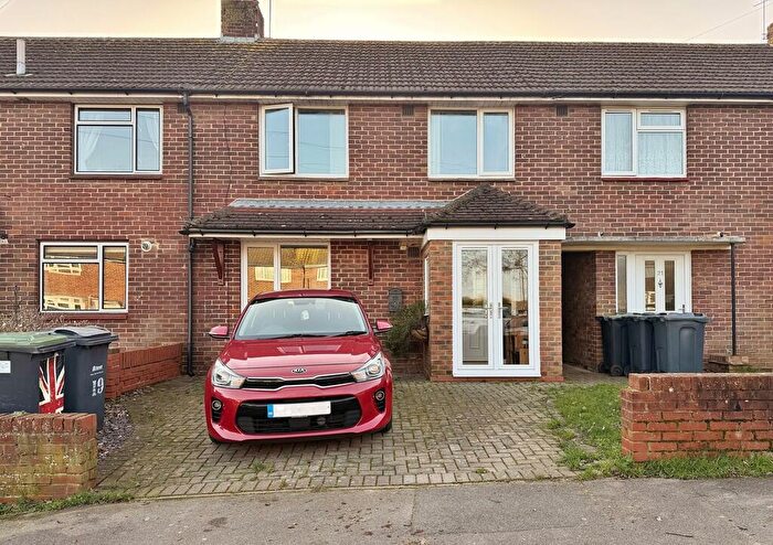 3 Bedroom Terraced House For Sale In Winterslow Drive, Leigh Park, PO9