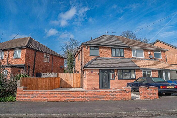 3 Bedroom Semi Detached House For Sale In Kilbys Grove, Handsworth Wood, Birmingham, B20