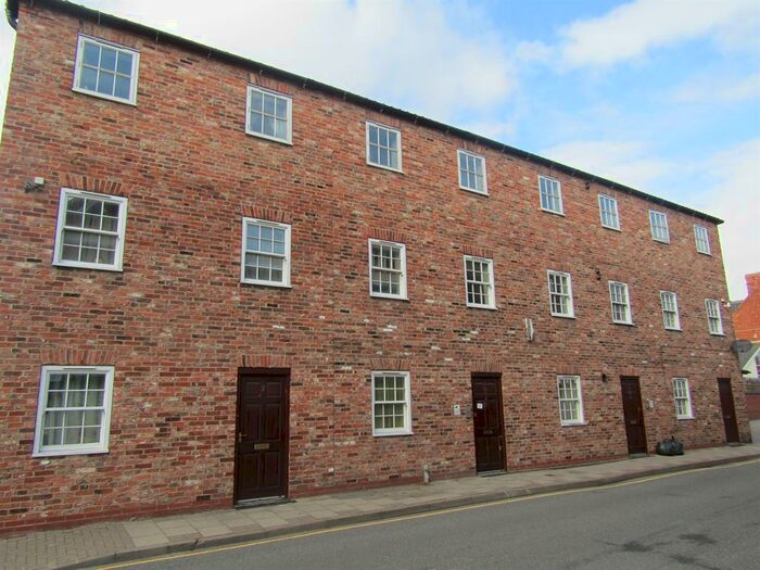 3 Bedroom Flat To Rent In Templar Mews, Gainsborough, DN21