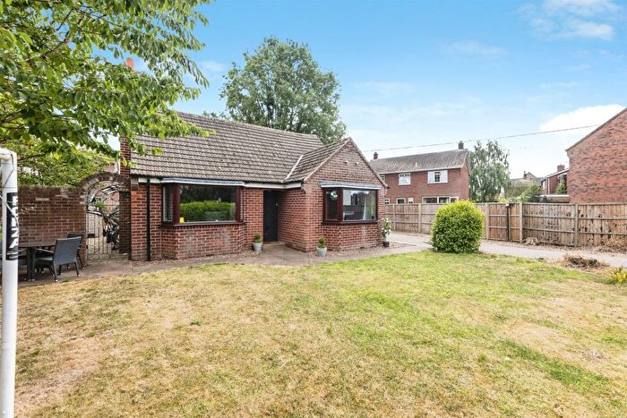 5 Bedroom Detached Bungalow For Sale In Water Lane, Hemingbrough, Selby, YO8