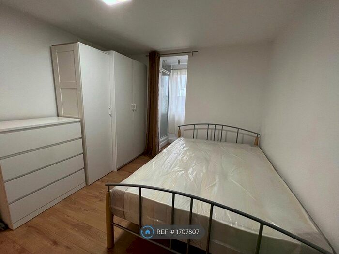 Studio To Rent In Mill Lane, London, NW6