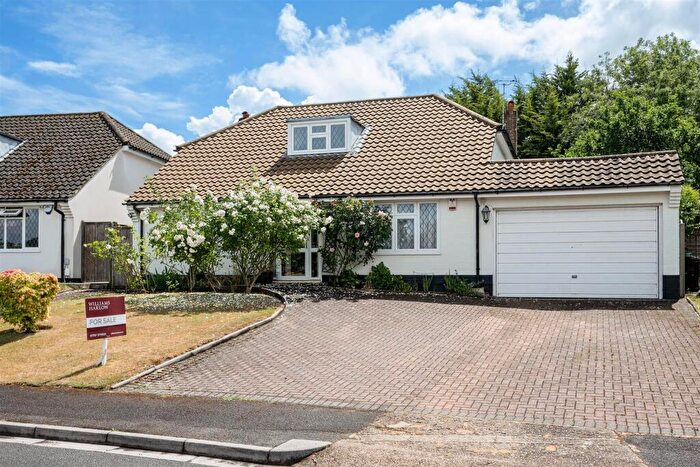 3 Bedroom Detached Bungalow For Sale In Shelley Close, Banstead, SM7