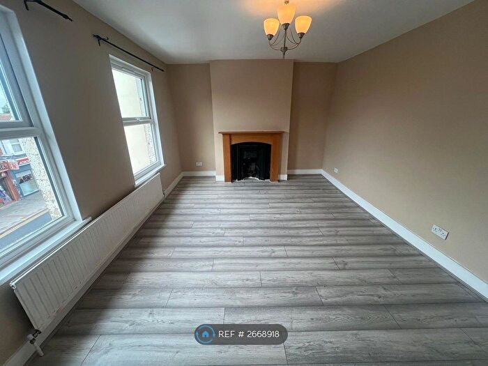 2 Bedroom Flat To Rent In High Street North, London, E12
