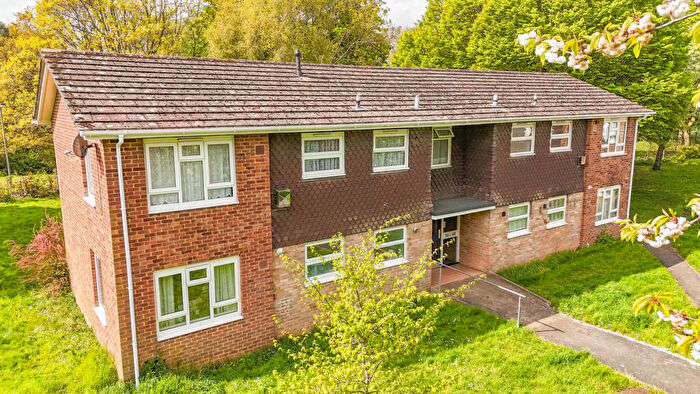 2 Bedroom Apartment For Sale In Selkirk Close, Wimborne, BH21