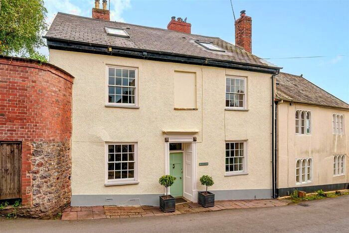 6 Bedroom Semi-Detached House For Sale In Sandford, Crediton, EX17