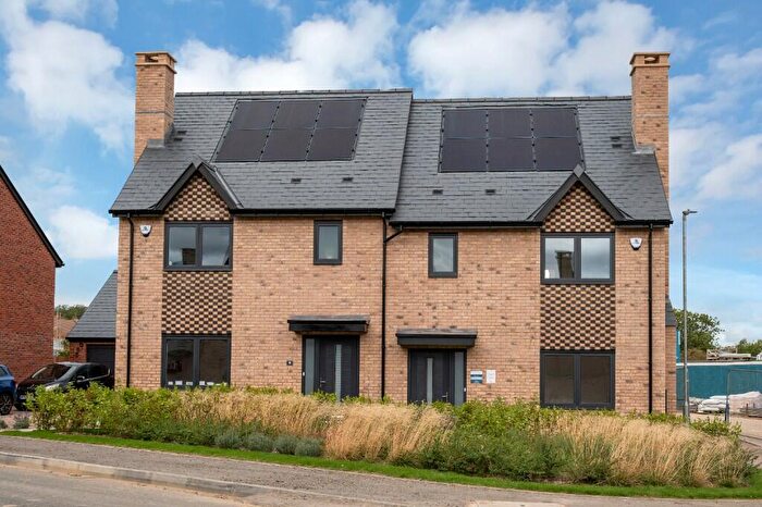 3 Bedroom Semi-Detached House For Sale In Cranford Road, Barton Seagrave, Kettering, NN15