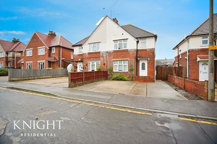 3 Bedroom Semi Detached House For Sale In Mercers Way, Colchester, CO1