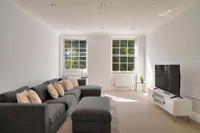 4 Bedroom Flat To Rent In Tennyson Court, - Dorset Square, NW1