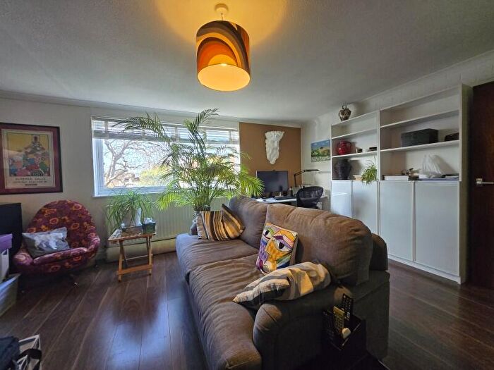 1 Bedroom Flat To Rent In Wellington Road, Enfield, EN1