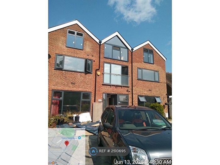 1 Bedroom Flat To Rent In Cranbrook Road, Ilford, IG6