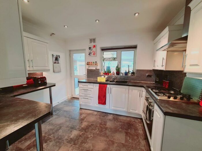 3 Bedroom End Of Terrace House To Rent In Quinton Road West, Birmingham, B32