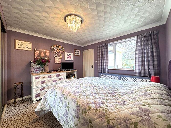 4 Bedroom Bungalow For Sale In Sandford Road, Wareham, BH20