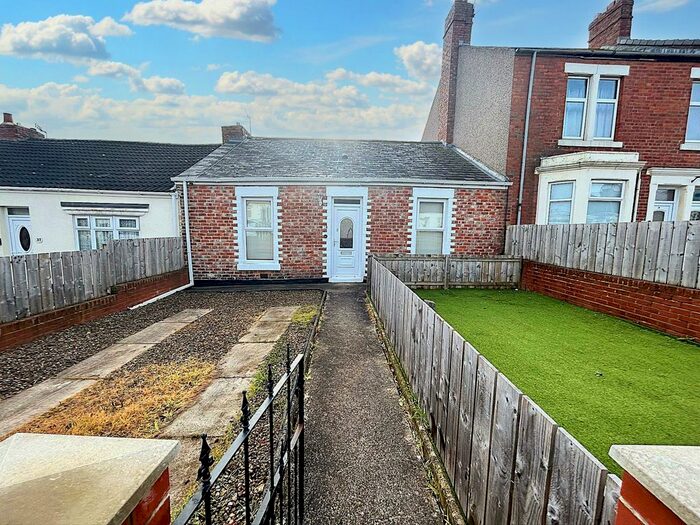 2 Bedroom Bungalow To Rent In Spoor Street, Dunston, Gateshead, NE11