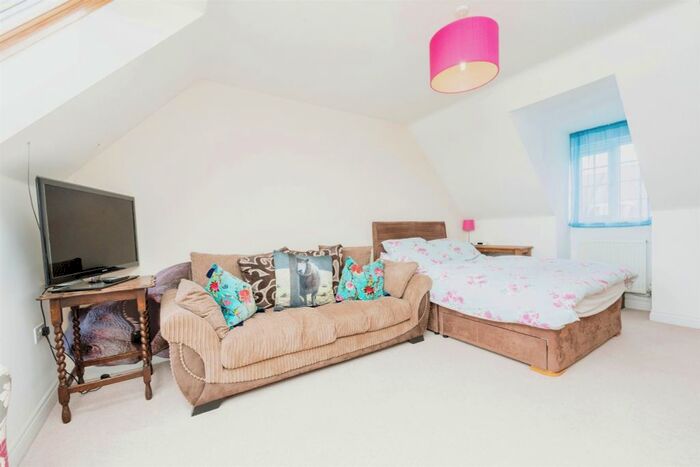 5 Bedroom Detached House For Sale In Summers Hill Drive, Papworth Everard, Cambridge, CB23