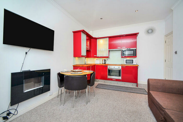 2 Bedroom Apartment To Rent In The Octagon, Brighton Marina, BN2