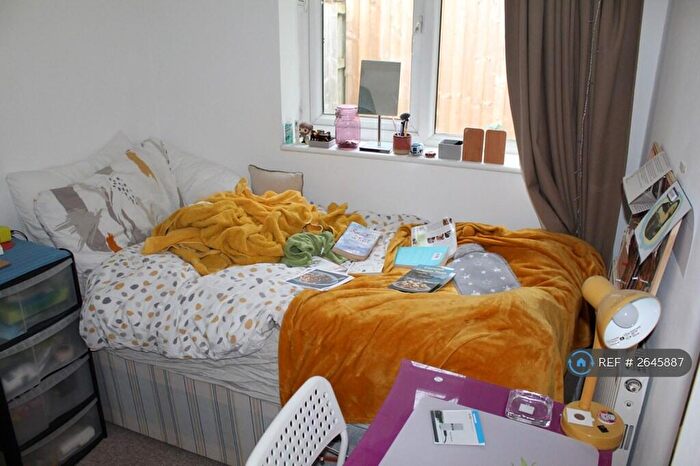 3 Bedroom Terraced House To Rent In Bonhay Road, Exeter, EX4