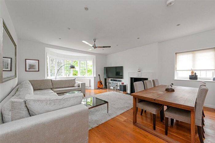 3 Bedroom Apartment To Rent In Aylestone Avenue, London, NW6