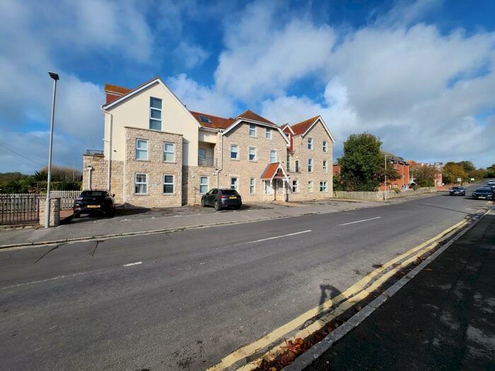 3 Bedroom Flat To Rent In Swanage, BH19