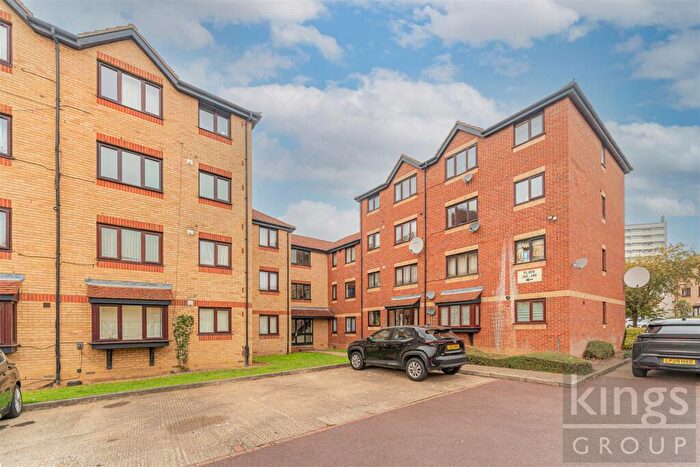 1 Bedroom Flat For Sale In Magpie Close, Enfield, EN1