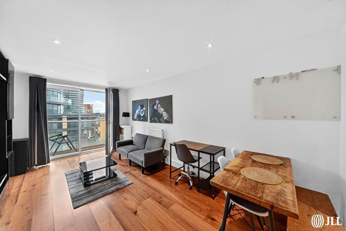 1 Bedroom Apartment For Sale In Duckman Tower Lincoln Plaza, E14
