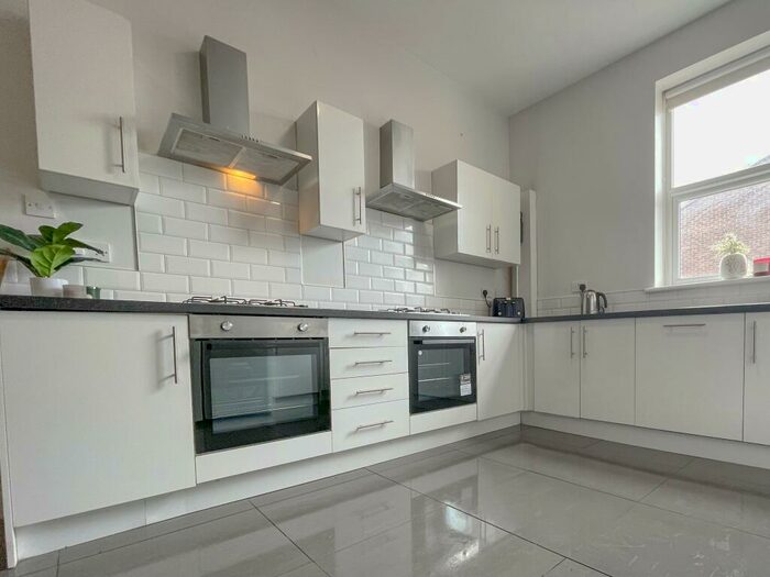 9 Bedroom Terraced House To Rent In Botanic Road, L7