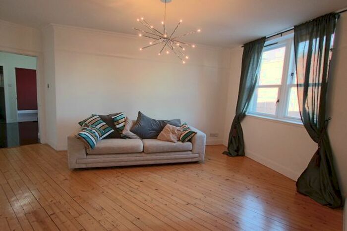 2 Bedroom Flat To Rent In Peter Street, City Centre, Dundee DD1