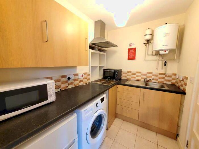 Flat To Rent In Old Rectory Gardens, Edgware, HA8