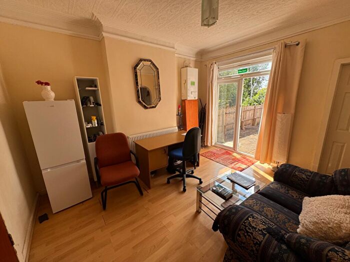 1 Bedroom Semi-Detached House To Rent In Metchley Lane, Edgbaston, Birmingham, B17