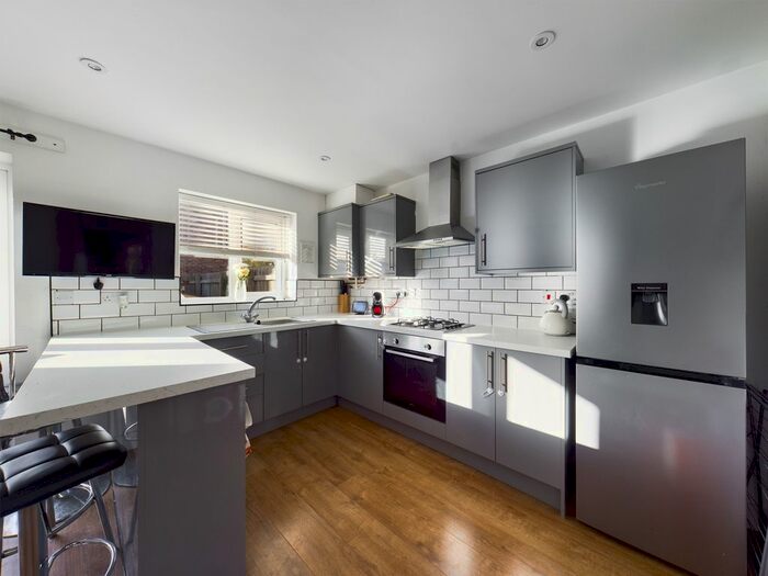 3 Bedroom Semi-Detached House To Rent In Carter Drive, Hessle, HU13