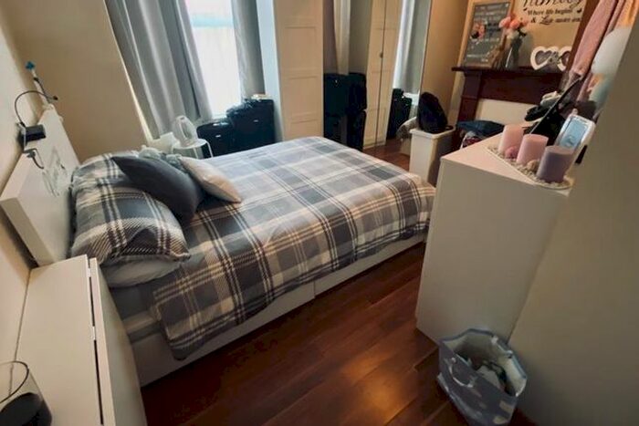 Studio To Rent In Boswell Road, London, CR7