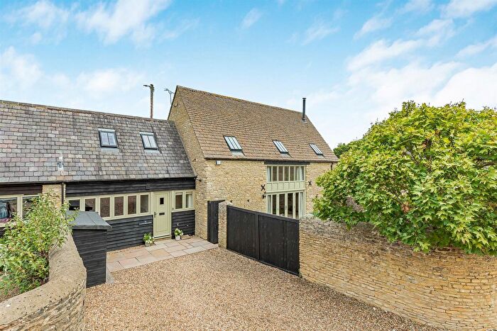4 Bedroom Barn Conversion For Sale In Ball Lane, Tackley, OX5