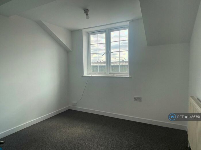 2 Bedroom Flat To Rent In Dartford Road, Leicester, LE2
