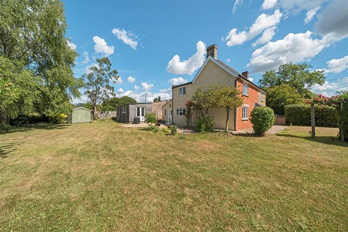 4 Bedroom Detached House For Sale In Bridge Cottage, Buckhorn Weston, Dorset, SP8