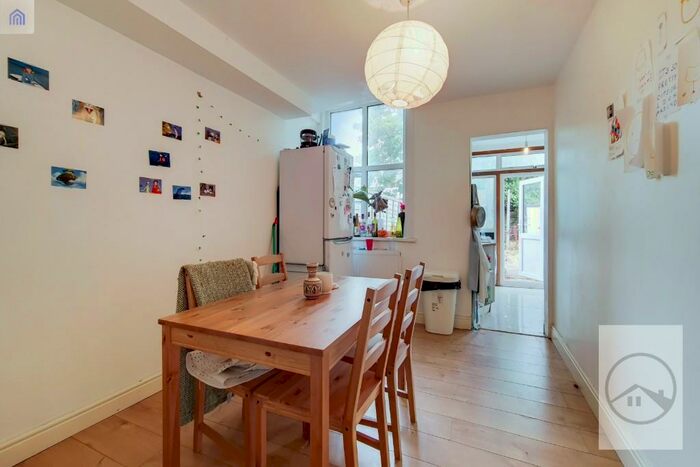 4 Bedroom Terraced House To Rent In Park Avenue, Mitcham, Surrey, CR4