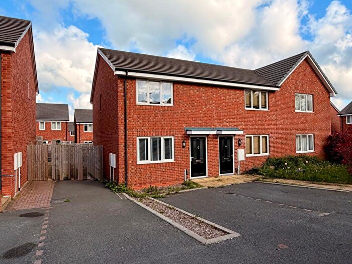 2 Bedroom End Of Terrace House For Sale In Donald Cobley Close, Hinckley, LE10
