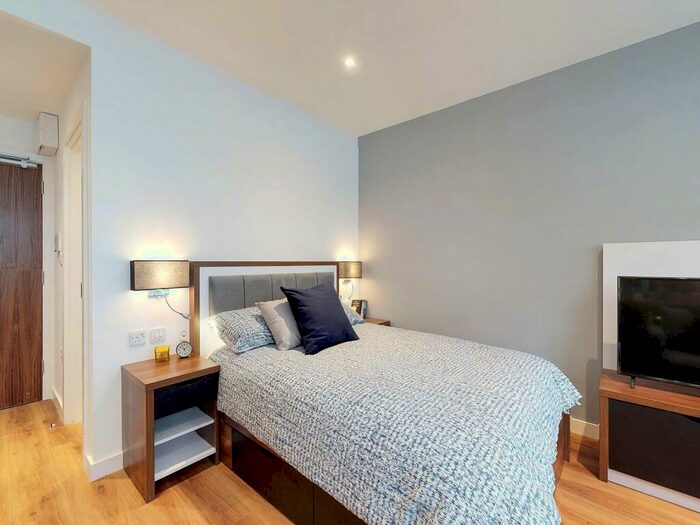 Apartment To Rent In Apt, Gravity Residence #, L2