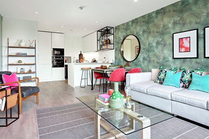 1 Bedroom Apartment To Rent In Waterview House, Grand Union, HA0