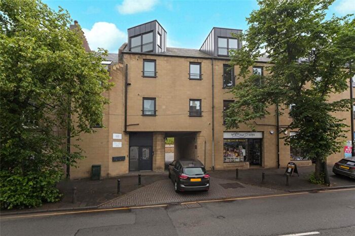 3 Bedroom Flat For Sale In High Street, Linlithgow, West Lothian, EH49