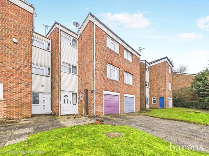 4 Bedroom Town House For Sale In Shakespeare Road, Basingstoke, Hampshire, RG24