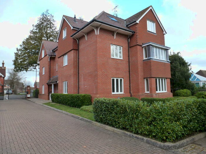 2 Bedroom Flat To Rent In Perryfield Road, Crawley, RH11