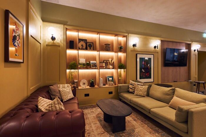 1 Bedroom Apartment To Rent In Lower Essex Street, Birmingham, B5