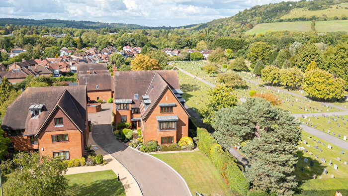 2 Bedroom Flat For Sale In Ashurst Place, Dorking, RH4