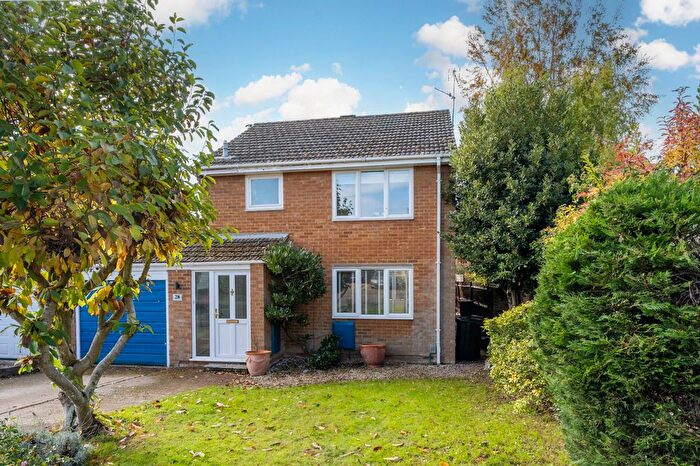 3 Bedroom Detached House For Sale In Hurst Park Road, Twyford, RG10