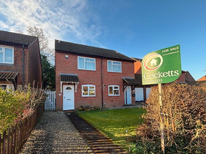 2 Bedroom Semi-Detached House For Sale In Fuller Close, Thatcham, RG19