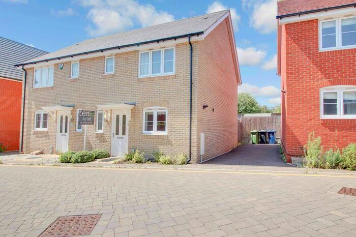 3 Bedroom Semi-Detached House To Rent In The Pastures, St. Neots, PE19