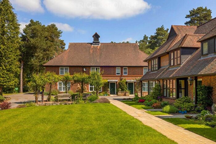 2 Bedroom Retirement Property To Rent In Mytchett Heath, Mytchett, GU16