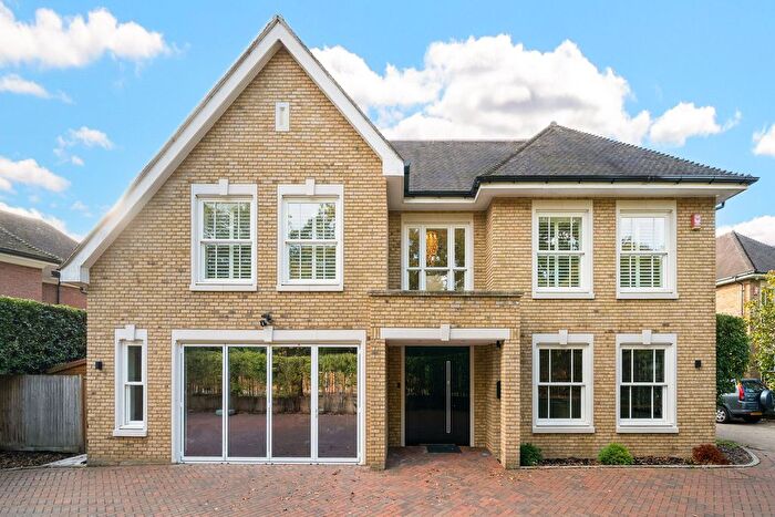 5 Bedroom Detached House To Rent In Gainsborough Place, Cobham, KT11