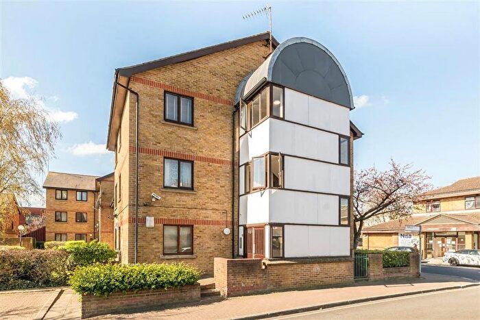 2 Bedroom Flat To Rent In Albion Street, London, SE16