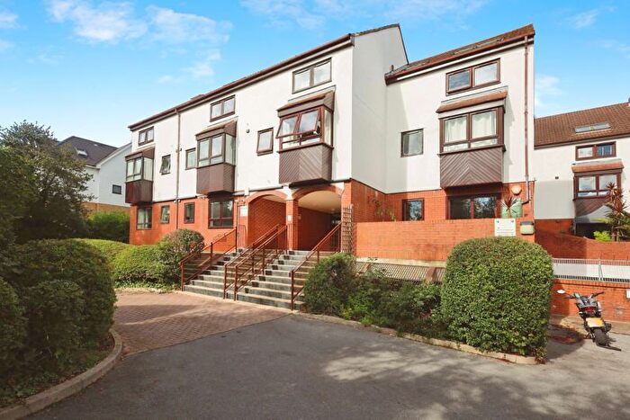 1 Bedroom Flat For Sale In Hamilton Court, Wellington Road, BH8
