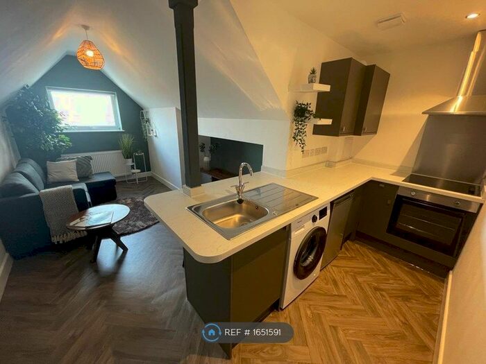 1 Bedroom Flat To Rent In Seymour Road South, Manchester, M11